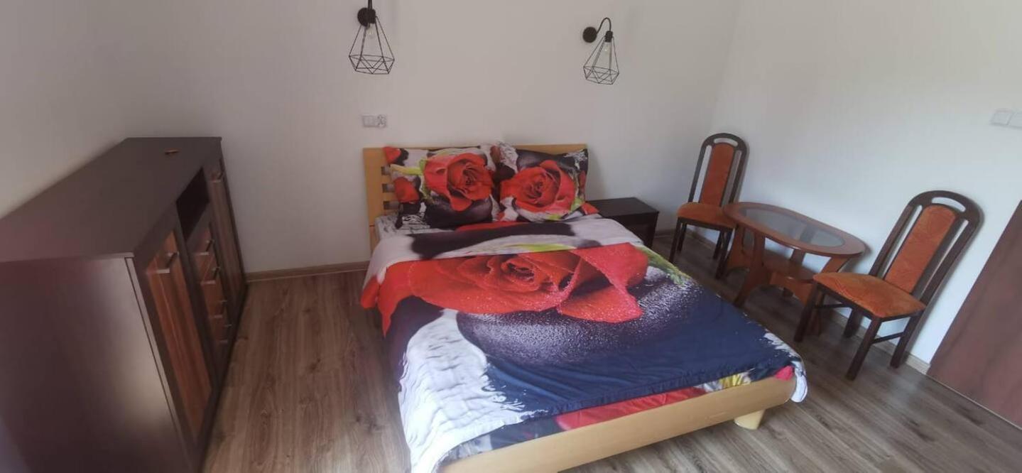 Zajazd U George'A Ziebice Bagian luar foto
