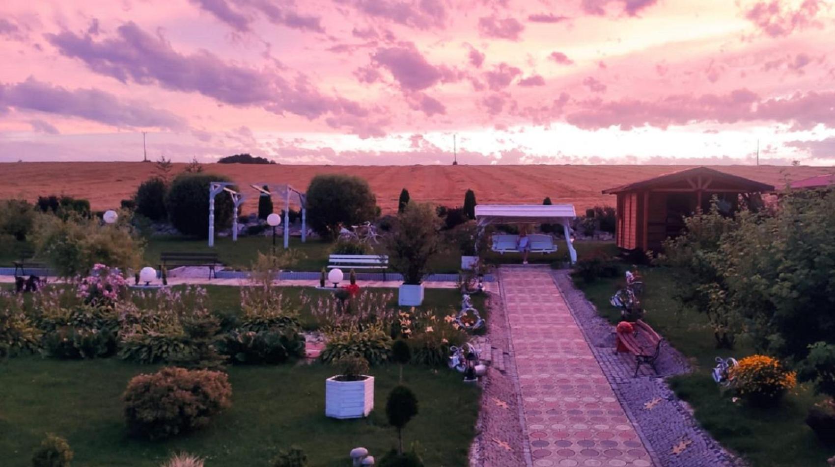 Zajazd U George'A Ziebice Bagian luar foto
